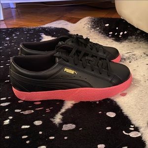 Puma Black Sneakers w Pink Soles - Size 11